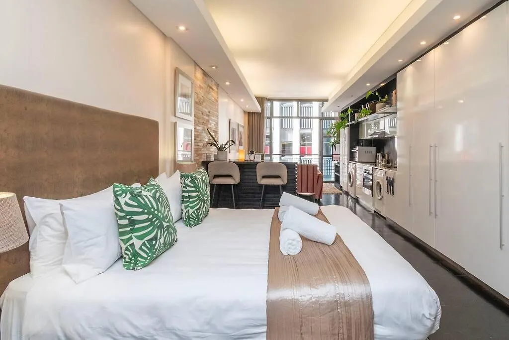 Modern Apartment In Wale Street Cape Town