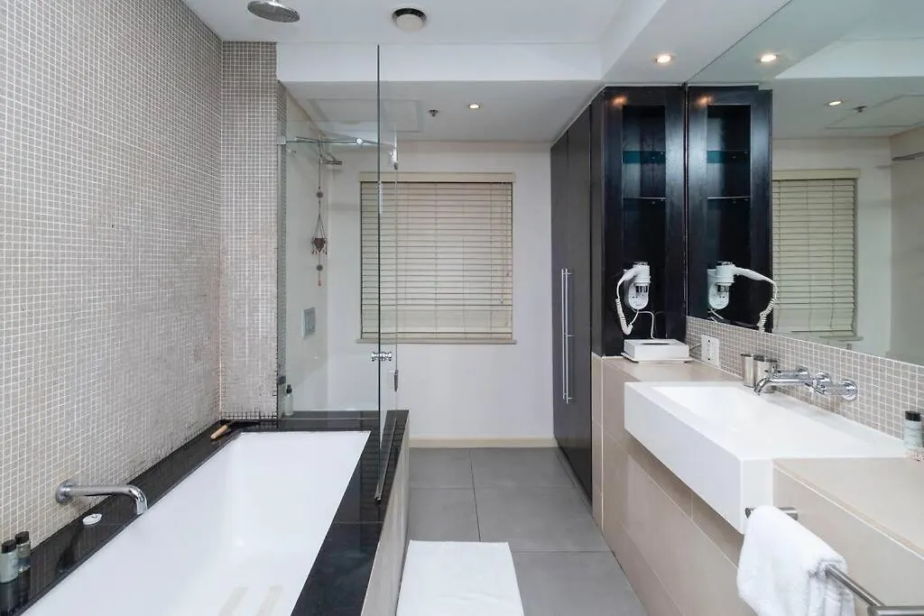 Modern Apartment In Wale Street ケープタウン